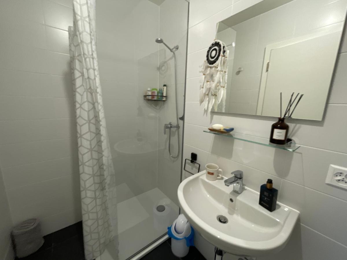 Private Bedroom And Bathroom In Shared Geneva