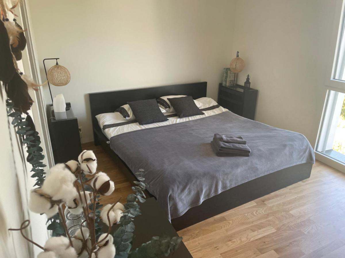 Private Bedroom And Bathroom In Shared Gasthof